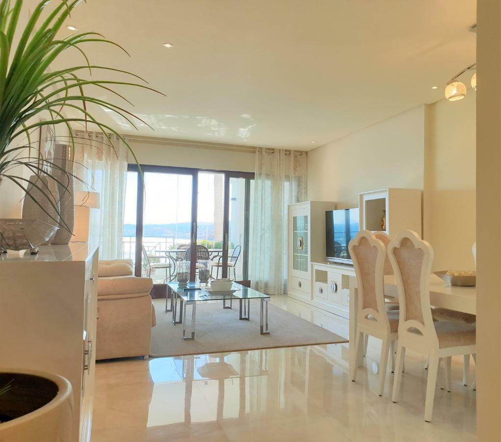 Luxury Apartment Frontal To The Sea In Estepona Doncella Beach ภายนอก รูปภาพ