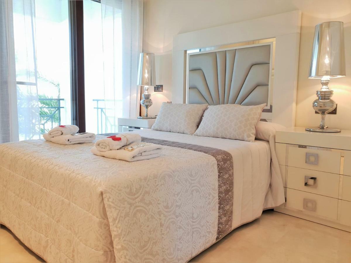 Luxury Apartment Frontal To The Sea In Estepona Doncella Beach ภายนอก รูปภาพ