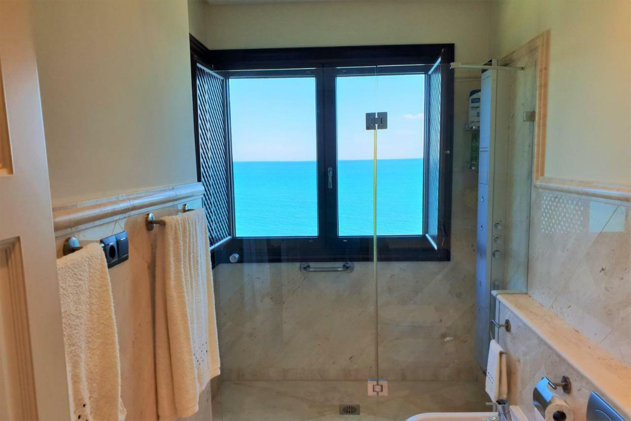 Luxury Apartment Frontal To The Sea In Estepona Doncella Beach ภายนอก รูปภาพ