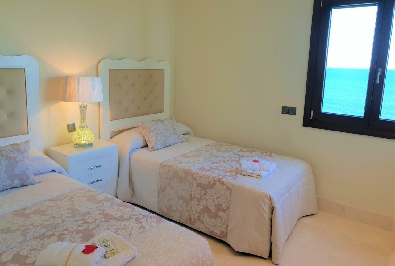 Luxury Apartment Frontal To The Sea In Estepona Doncella Beach ภายนอก รูปภาพ