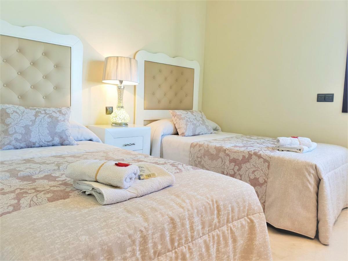 Luxury Apartment Frontal To The Sea In Estepona Doncella Beach ภายนอก รูปภาพ
