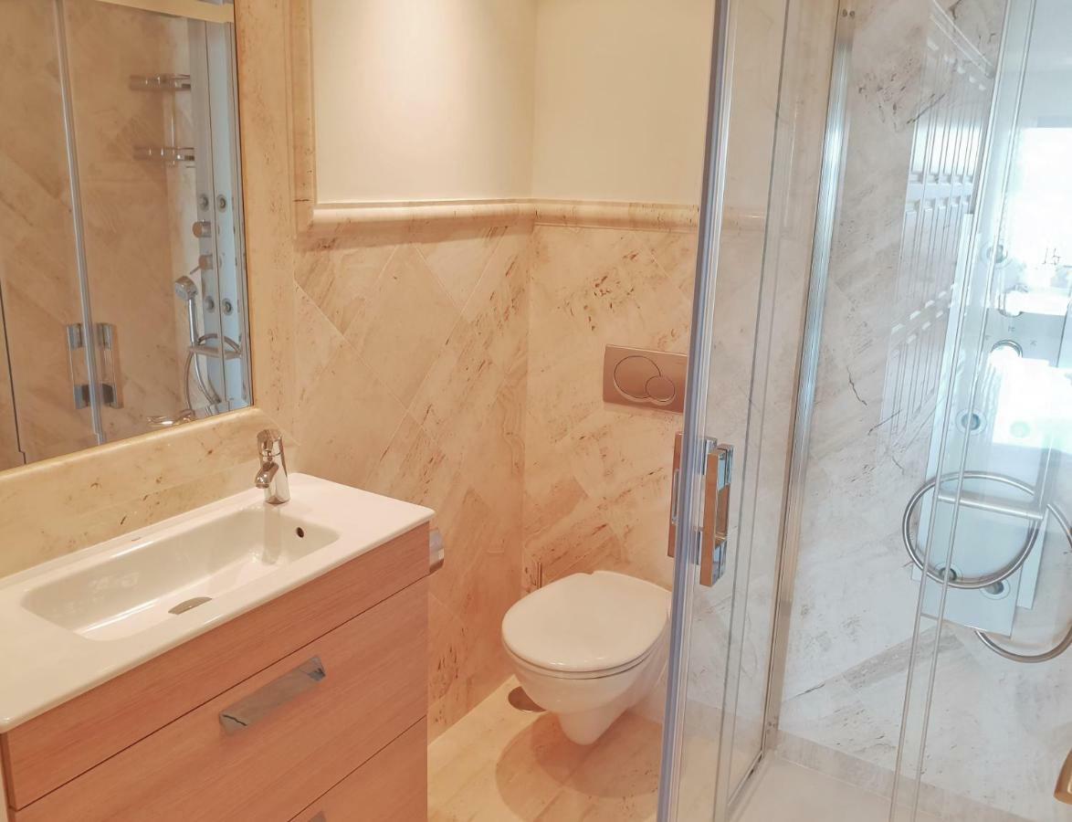 Luxury Apartment Frontal To The Sea In Estepona Doncella Beach ภายนอก รูปภาพ