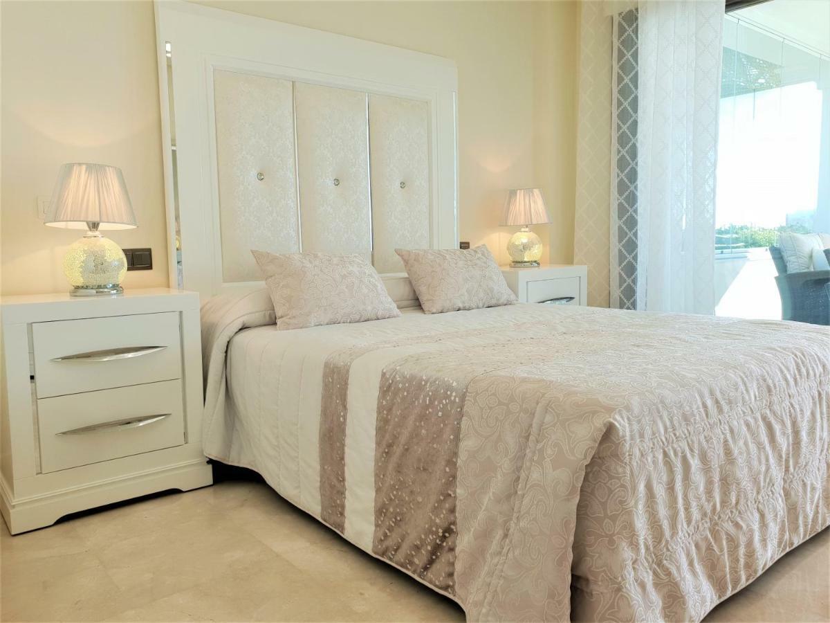 Luxury Apartment Frontal To The Sea In Estepona Doncella Beach ภายนอก รูปภาพ