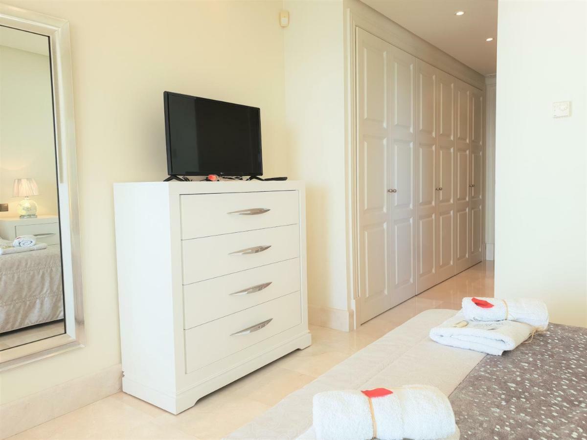 Luxury Apartment Frontal To The Sea In Estepona Doncella Beach ภายนอก รูปภาพ