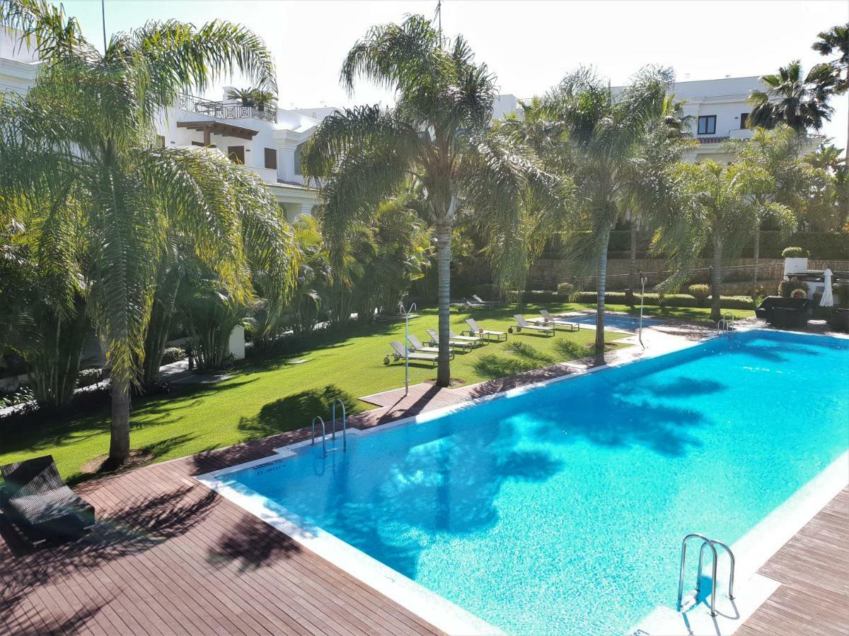 Luxury Apartment Frontal To The Sea In Estepona Doncella Beach ภายนอก รูปภาพ