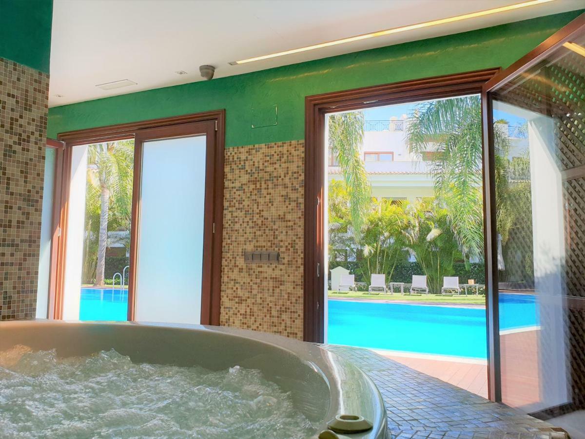 Luxury Apartment Frontal To The Sea In Estepona Doncella Beach ภายนอก รูปภาพ